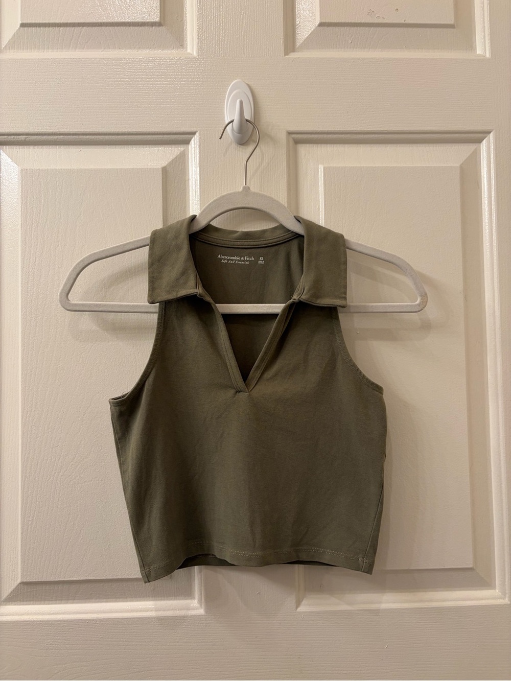 Abercrombie & Fitch Cropped Sleeveless Polo Tank Top in Olive Green XS